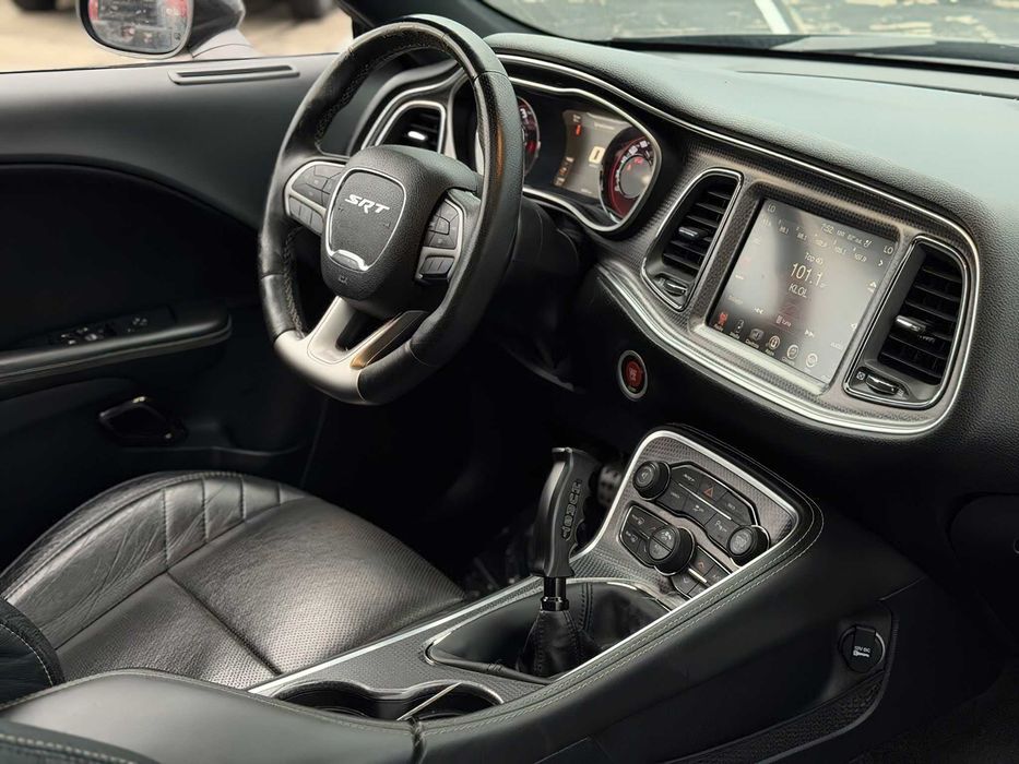 Dodge Challenger SRT Hellcat      2017