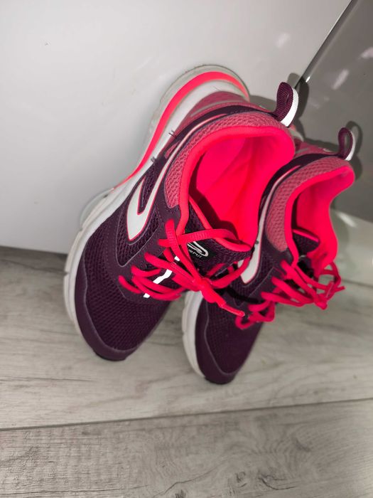 Buty damskie do biegania (adidasy) + GRATIS