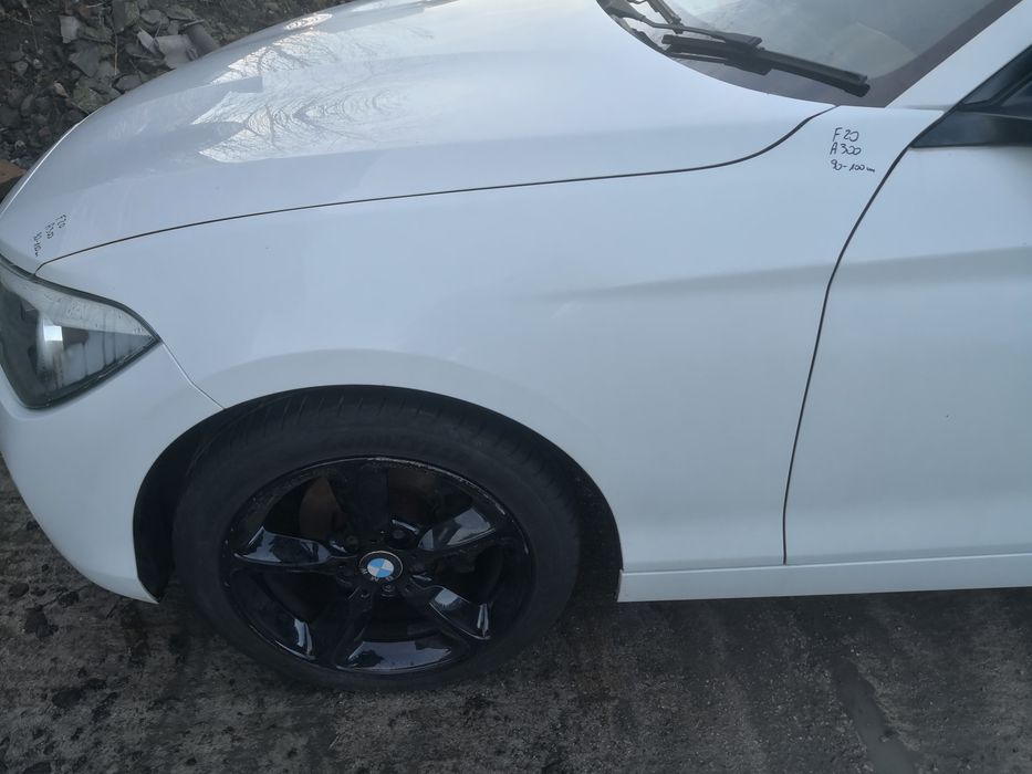 Błotnik lewy przedni BMW F20 F21 Alpinweiss A300 w kolor oryginał