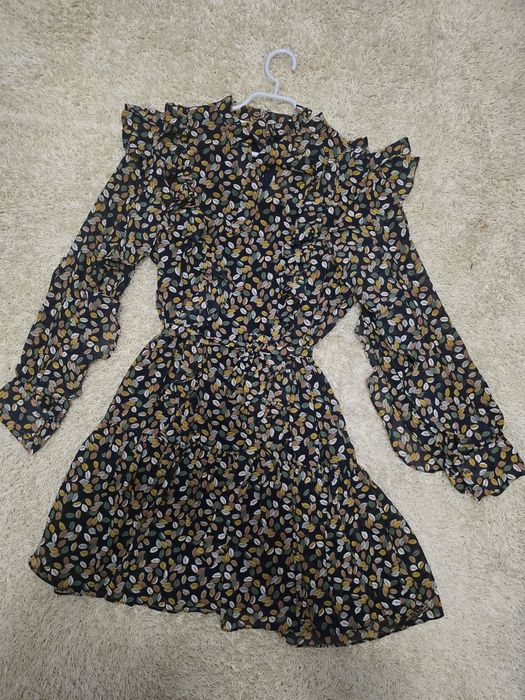 Сукня жіноча з рюшами