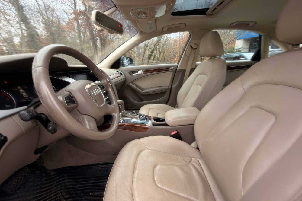 Audi A4 2.0T Premium Plus      2011