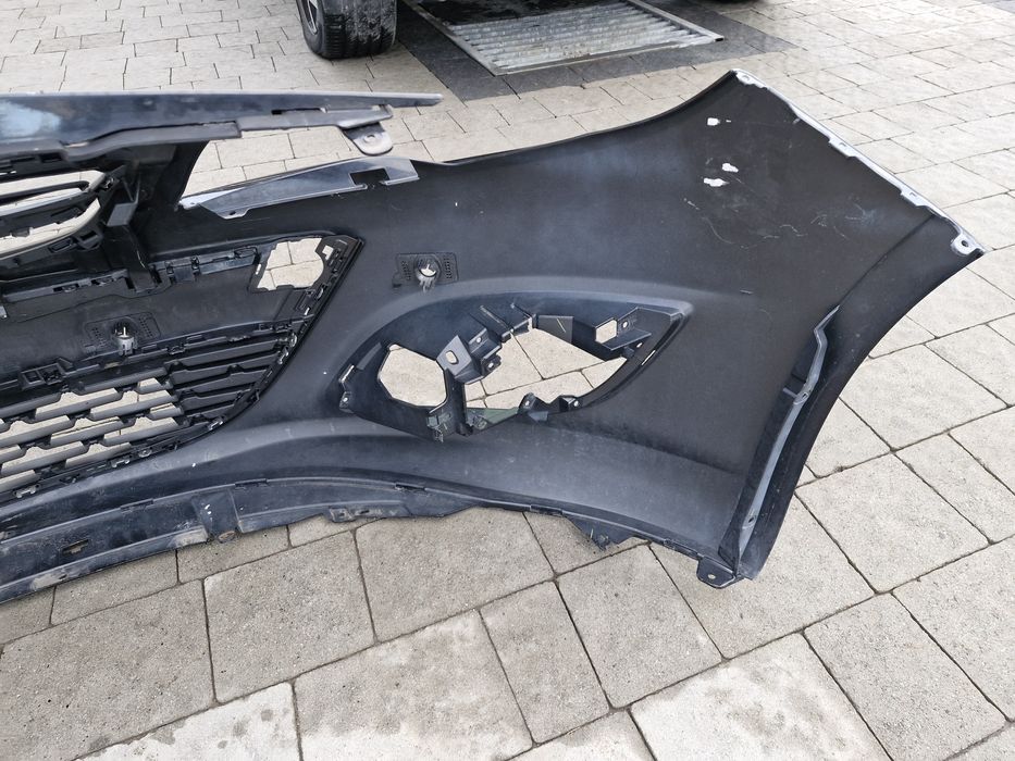 Бампер передній Opel Astra J 2012-2015 рестайл