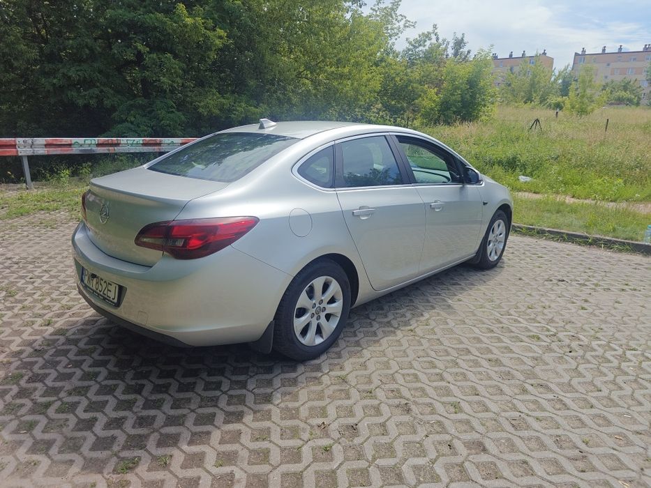 Opel Astra 1,4 T LPG kamera cofania