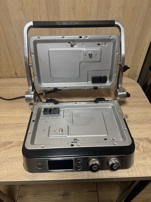 Гриль-барбекю електричний Delonghi