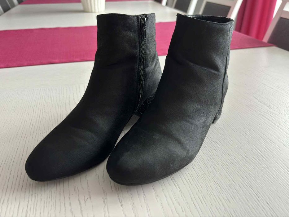 Zamszowe botki 38r. Raz Ubrane