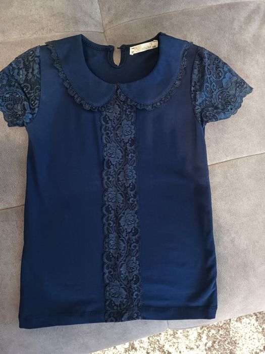 Шкільна футболка для дівчинки