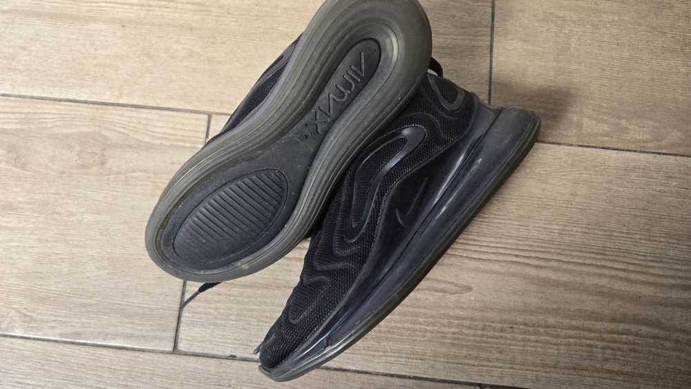 Nike Air Max 720 Tam 39 (Pretos - Para Restauro)