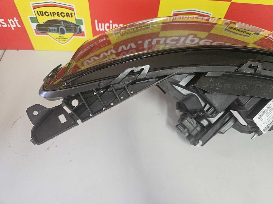 Ótica Esquerda Led Renault Clio V | 130256