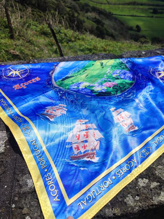 Lenço seda e postais dedicado ao Açores