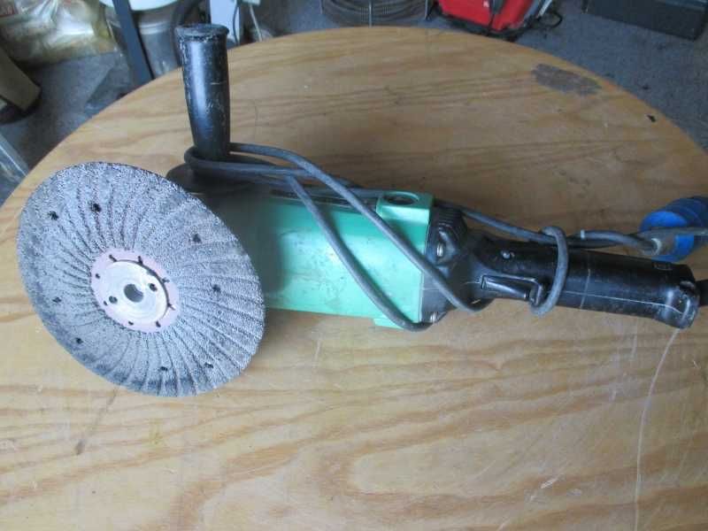 Szlifierka tarczowa polerka Hitachi Hikoki SAT-180