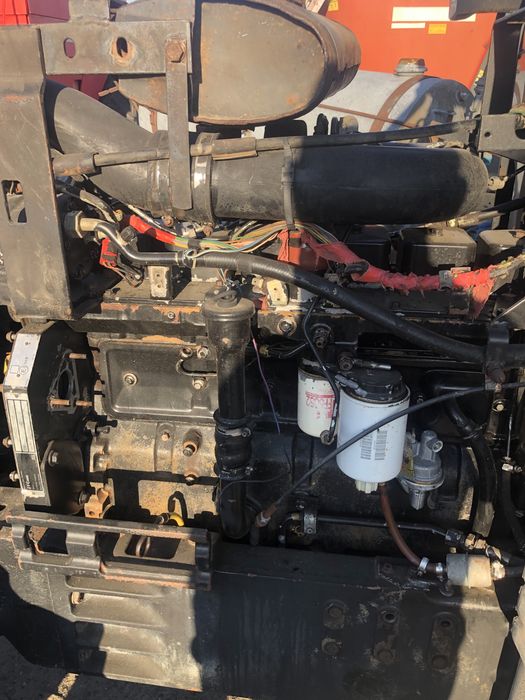 Silnik czesci do silnika case maxum 5140