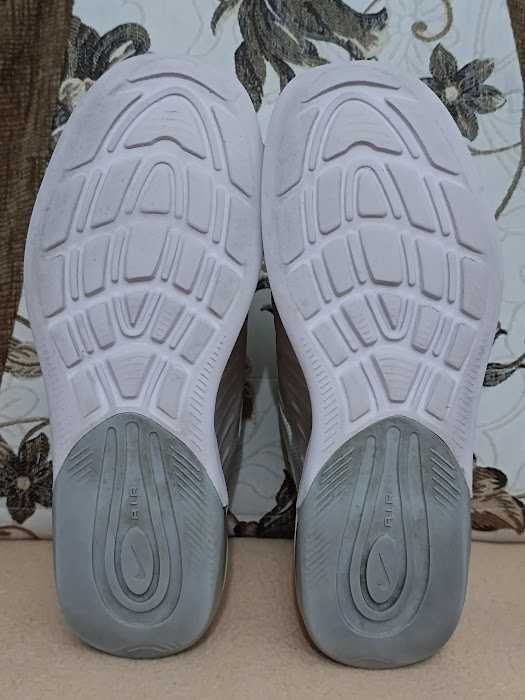 Кросівки Nike Air Max Axis ориг. 40р. AA2168-107