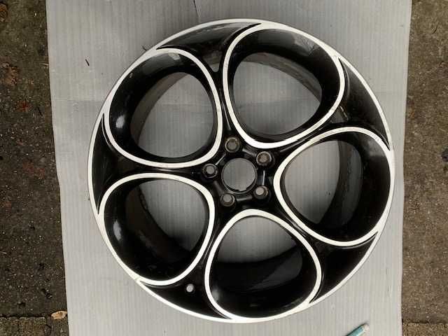 Felga Aluminiowa ALFA ROMEO GULIA PRZÓD  19  et33 8j