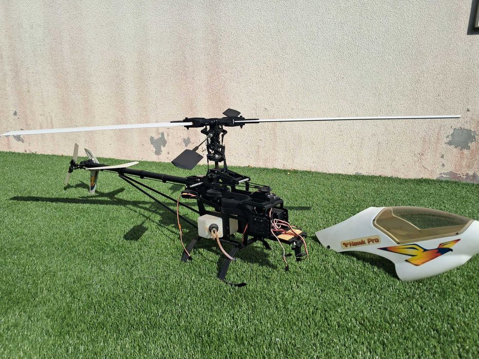 Helicóptero Telecomandado Century Hawk Pro