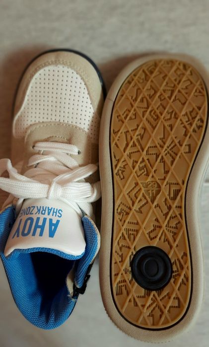 Продам демисезонные ботинки.29 размер.