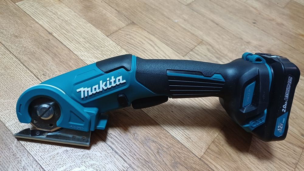 Акумуляторний дисковий різак Makita CP100DWA