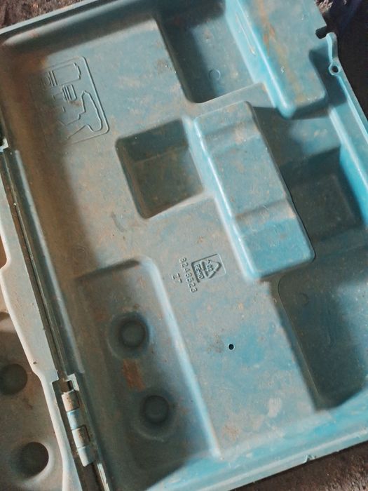 Walizka makita stan dobry