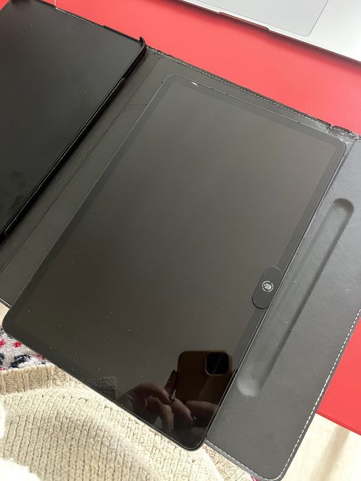 Samsung Tab S7 in excellent condition64752405468289121