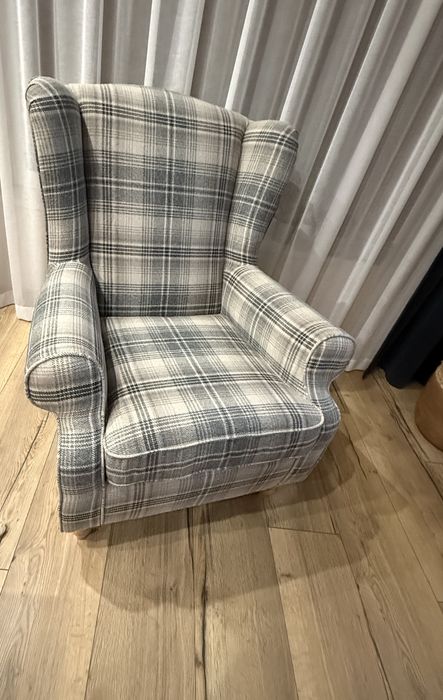 Piękny fotel  angielski Sherlock NEXT
