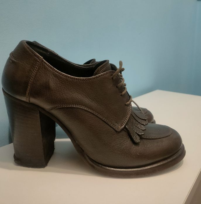 Коричневі шкіряні ботільони