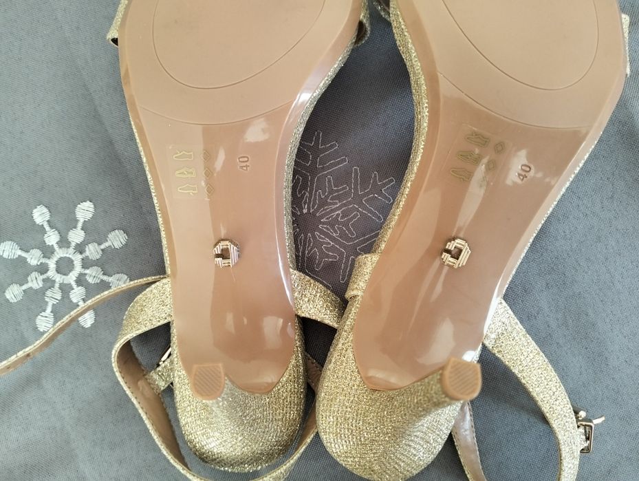 Босоніжки.Bibi lou. Сандалі. Платформа. Танкетка