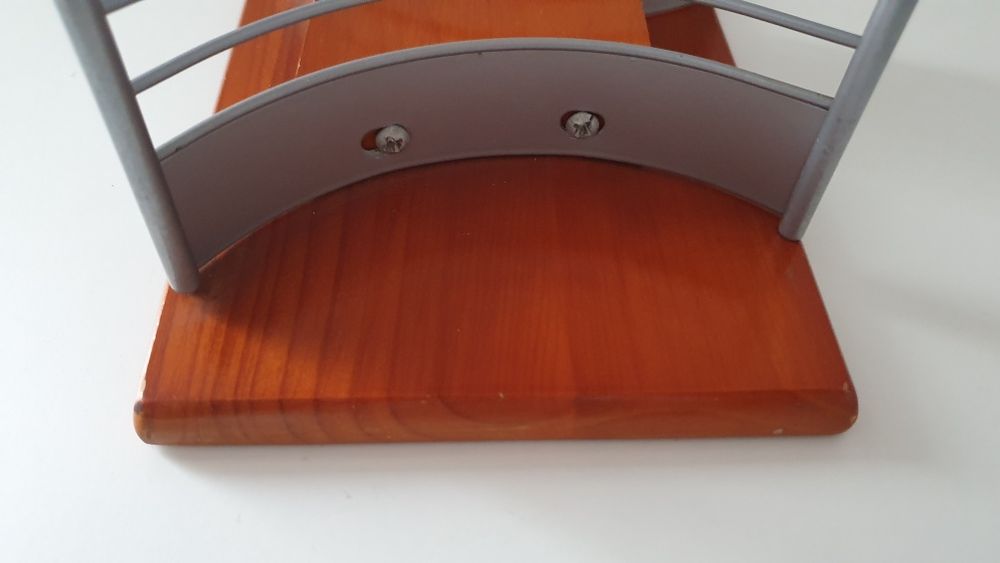 Estante / Coluna para 60 CDs