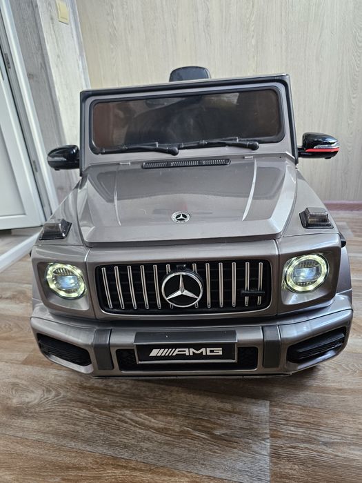 Дитячий елкутромобіль з пультом Mercedes