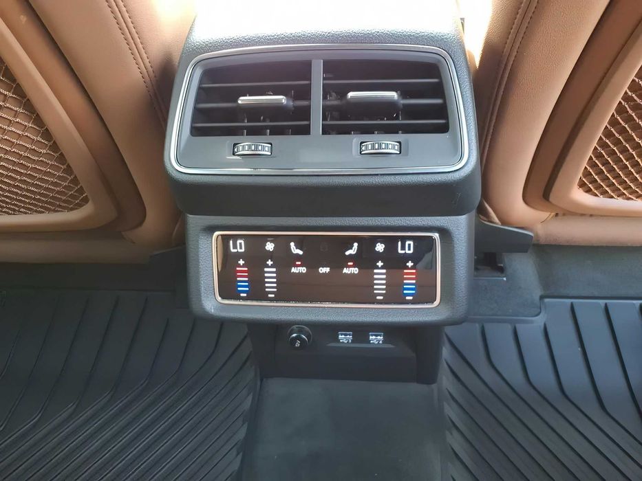 Audi e-tron      2019