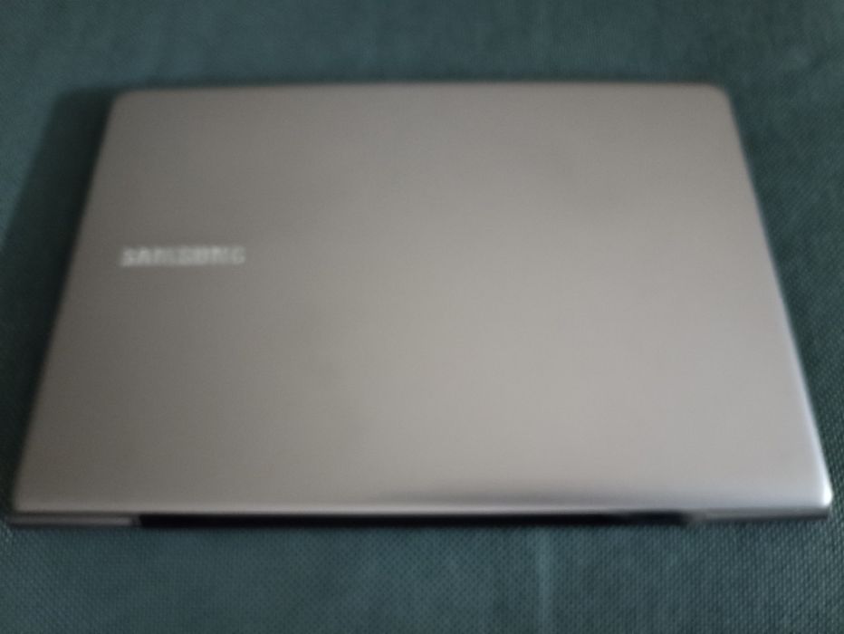 Computador portátil Samsung NP530U3B
