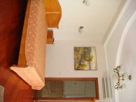 Дом 800 кв.Бассейн ,сауна,бильярд, генератор.До 20 человек