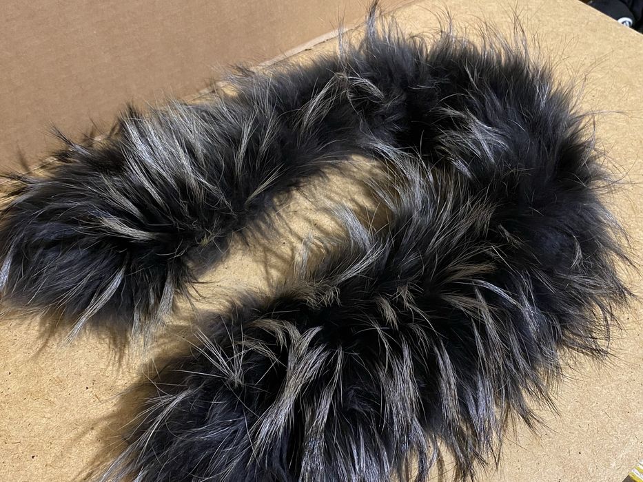 мех песца на капюшон на кнопках 250  грн