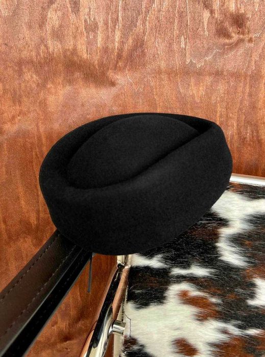 Жіночий фетровий капелюх пілотка з вовни ZUFI