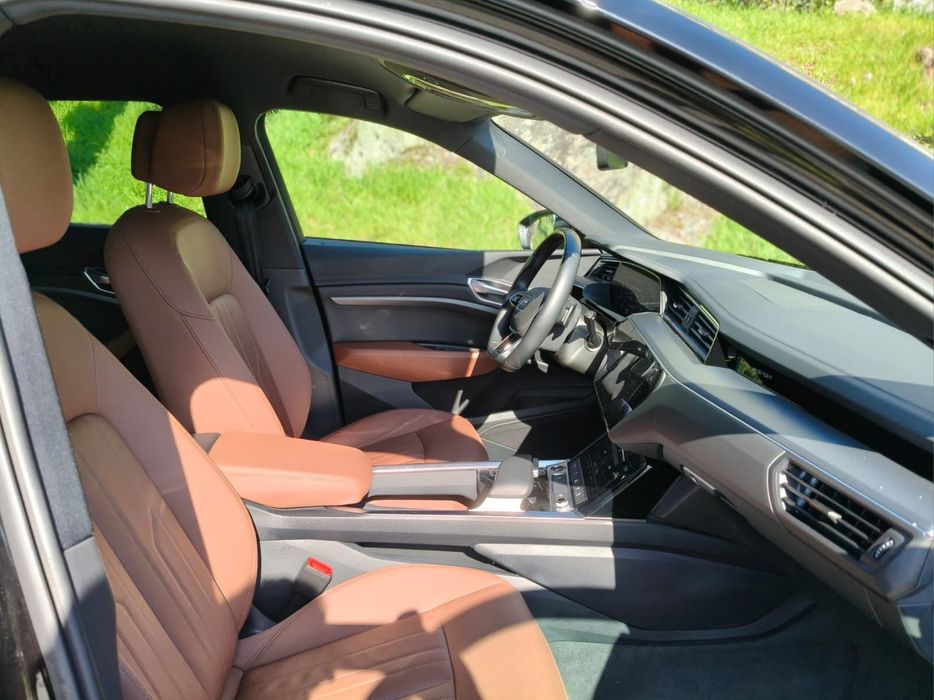 Audi E‑tron  (linha S-Line) – 11/2022 — Garantia Audi até 11/2030 ou 110.000 km
Preço: 33.650 €
Audi E‑tron 50 (linha S-Line) – 11/2022 — Garantia A
