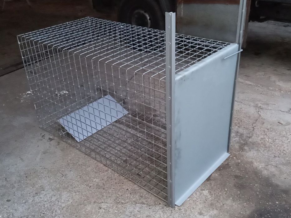 Captura cães porte medio 
1.30Mt de comprimento 
70cm de Altura 
60cm de largura 
1 Mt de Altura total com a