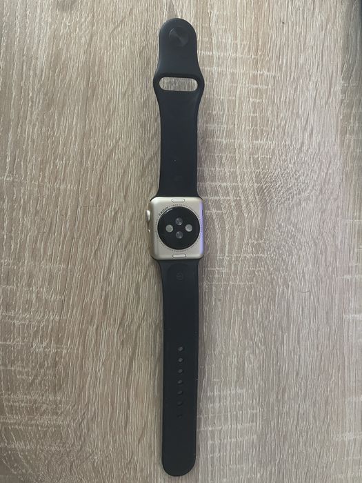 Apple wathc  1 38 mm gold