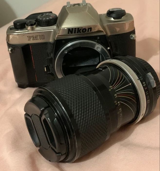 Nikon FM10 35mm Film Camera + Zoom Lens | Vintage Analog SLR