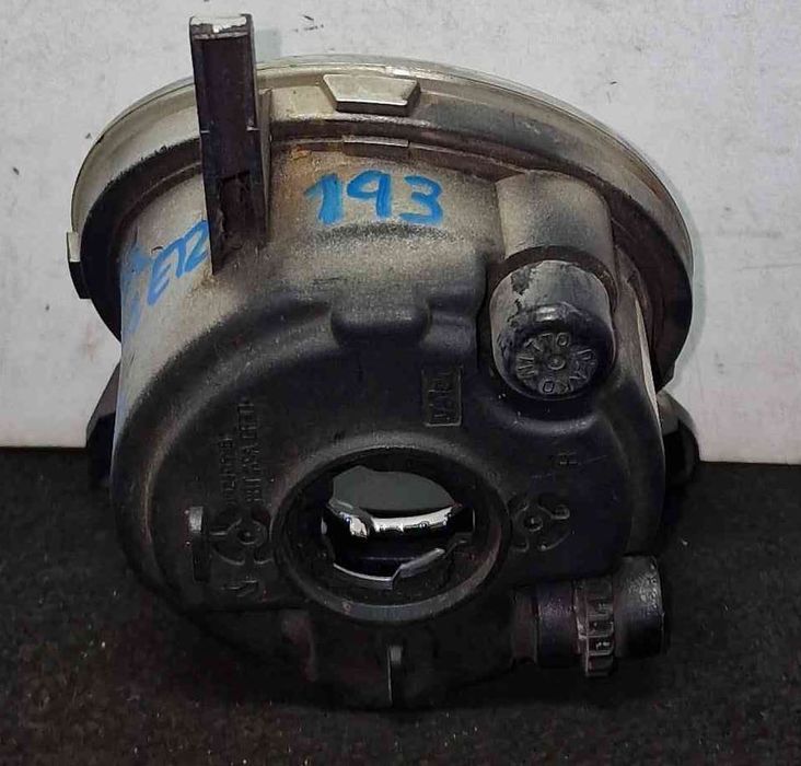 Farol Nevoeiro Frente Direito 8121002090 - TOYOTA COROLLA