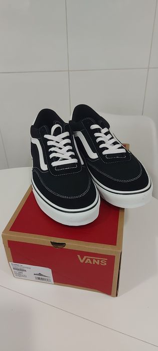 Sapatilhas Vans novas e em caixa