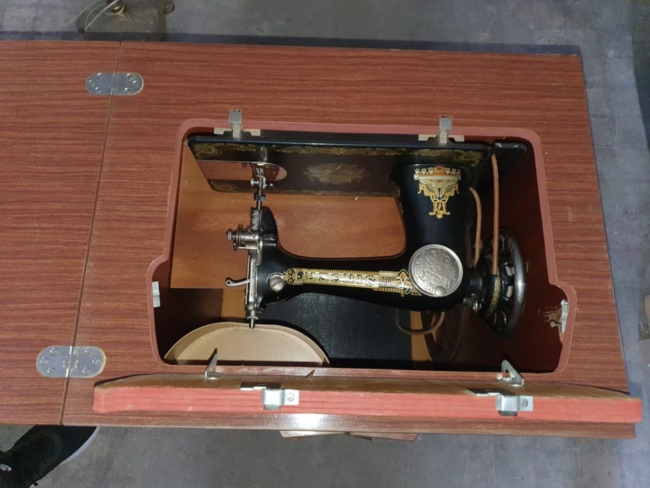 Maquina de costura Singer em ótimo estado