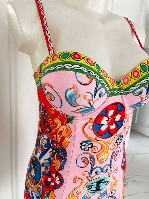 Купальник з парео Dolce & Gabbana в наявності р.38,40