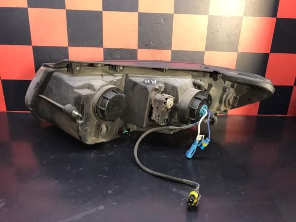 Ótica / farol direita HYUNDAI Santa Fé II (CM)