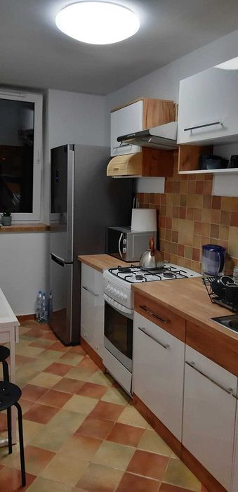 Pokój 20m2 z balkonem w komfortowym mieszkaniu na Sadybie (Mokotów)