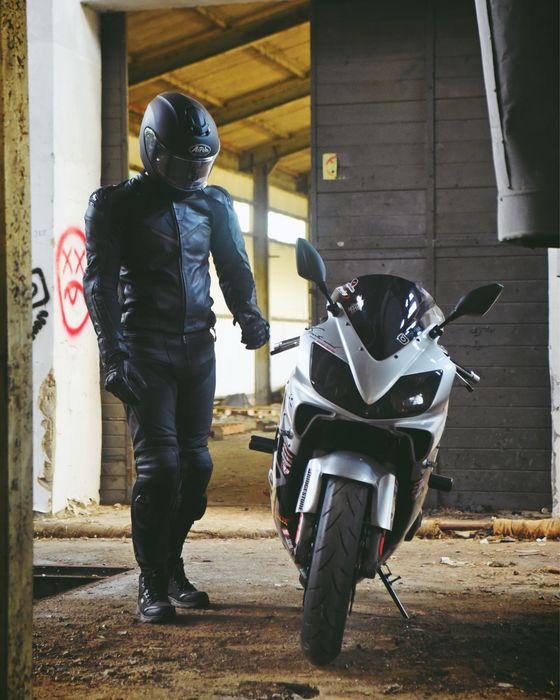 Kombinezon motocyklowy rebelhorn buty