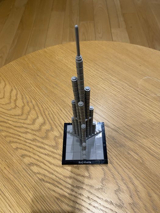 Lego Architecture 21008 Burj Khalifa kompletny