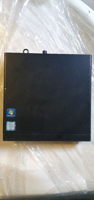 Komputer z wyposażeniem