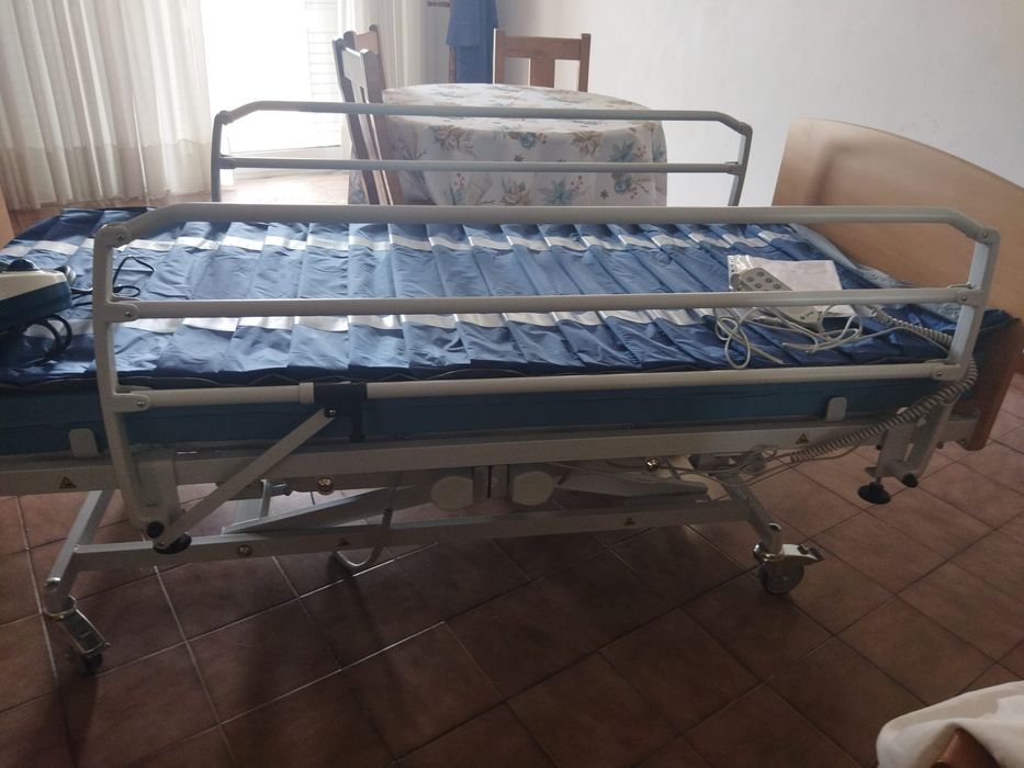 Cama articulada como nova