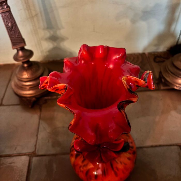 Wyjątkowy wazon Murano z falbanką 27 cm
