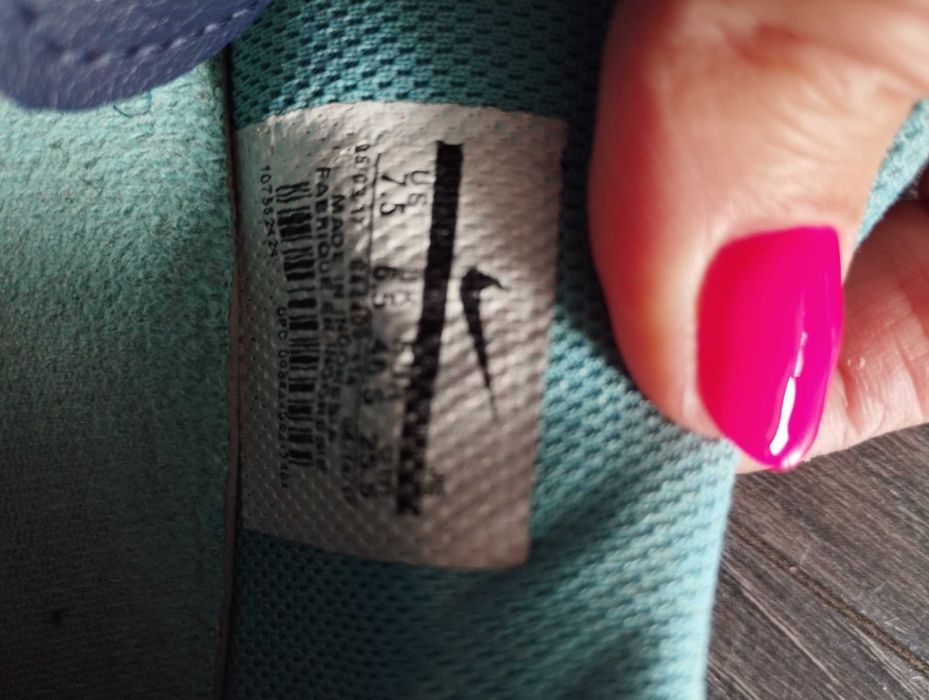 Halówki Nike 40.5