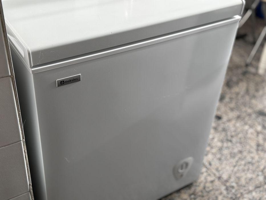 Arca congeladora horizontal MFA150w da marca meireles em optimo estado