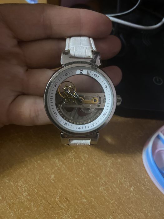Годинник жіночий Louis Vuitton